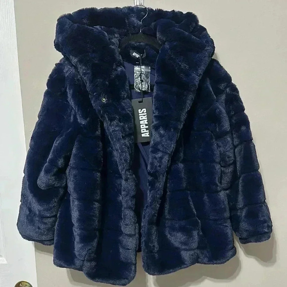 APPARIS - Picture 1 of 9